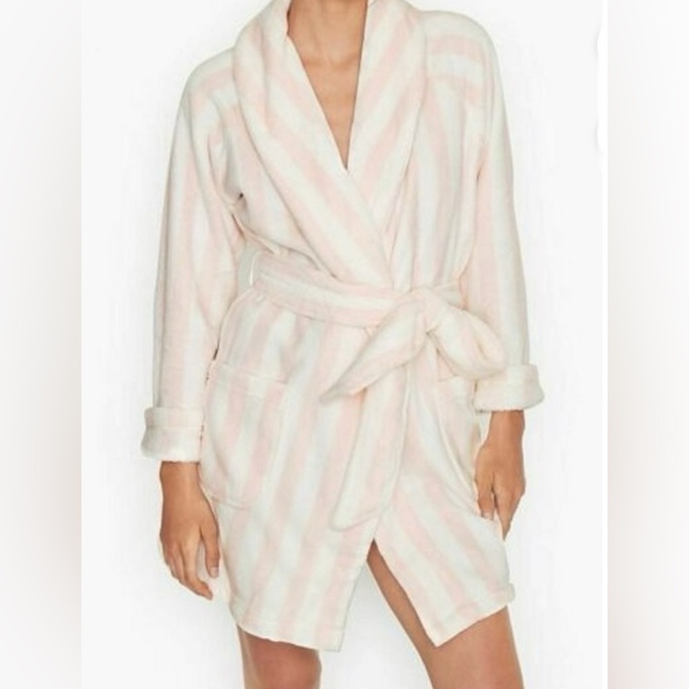 Victoria’s Secret Cozy Love Fleece Robe M L stripe- preloved - Picture 4 of 9